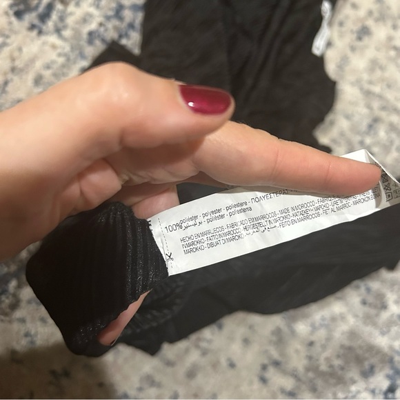 Zara Black Pleated Ruffle Long Sleeve Blouse Size Medium - Picture 5 of 9